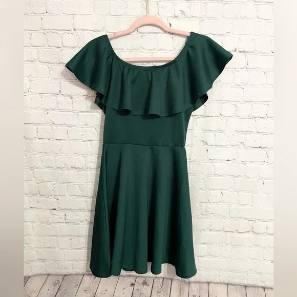 Hunter Green Ruffle Sleeveless Mini Dress Size Small - Picture 1 of 6